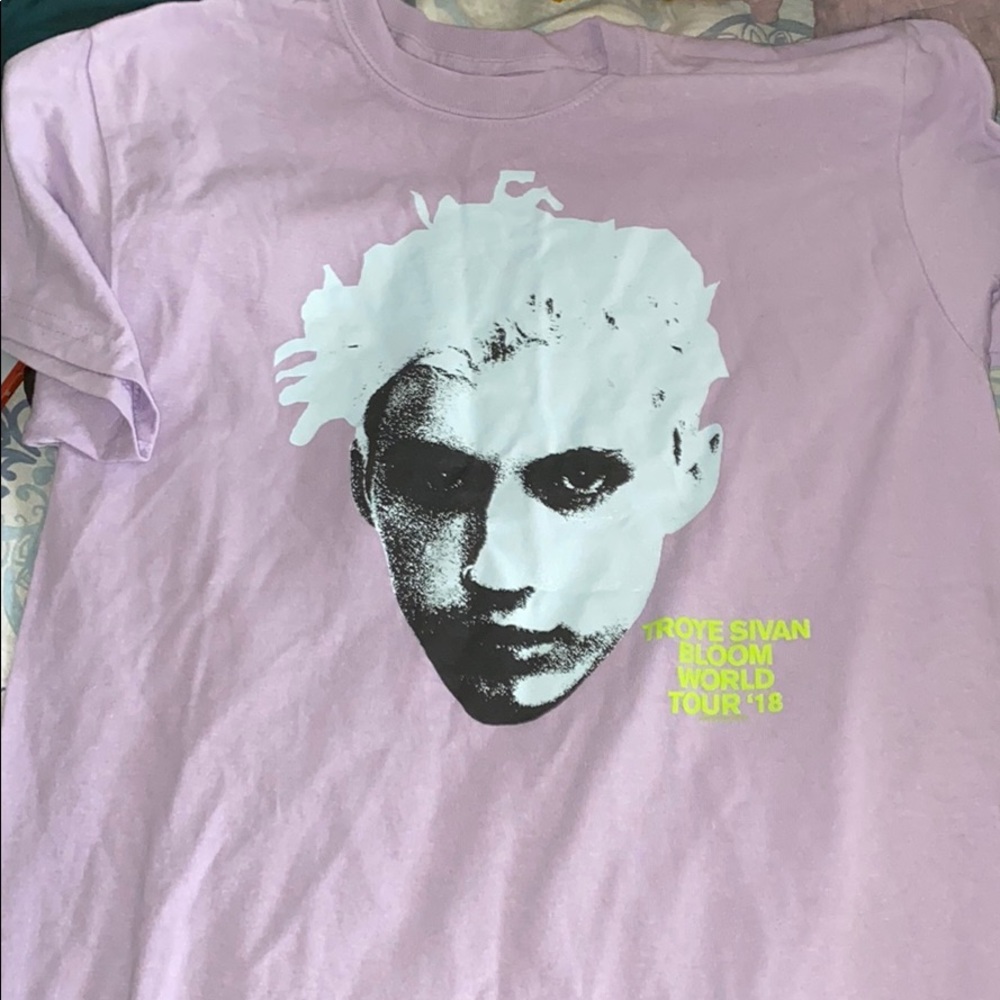Troye Sivan small shirt